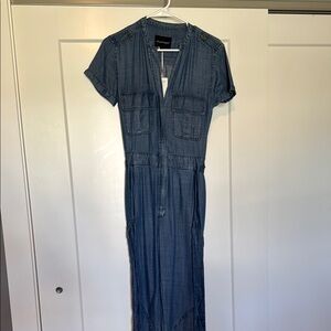Velvet Heart Blue Short Sleeve Jumpsuit V-neck Casual